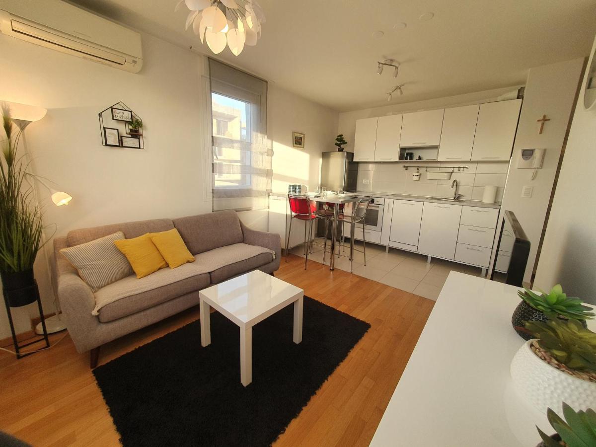 Beata East Side Apartment Split Exterior photo